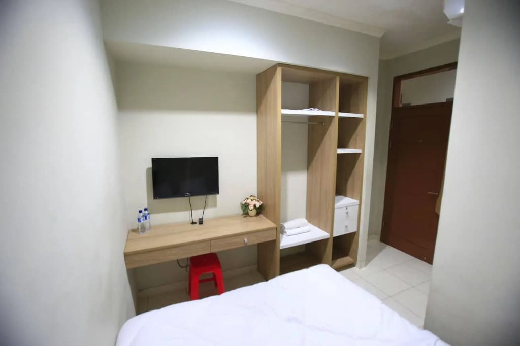 RedDoorz Karet Pedurenan - photo 4