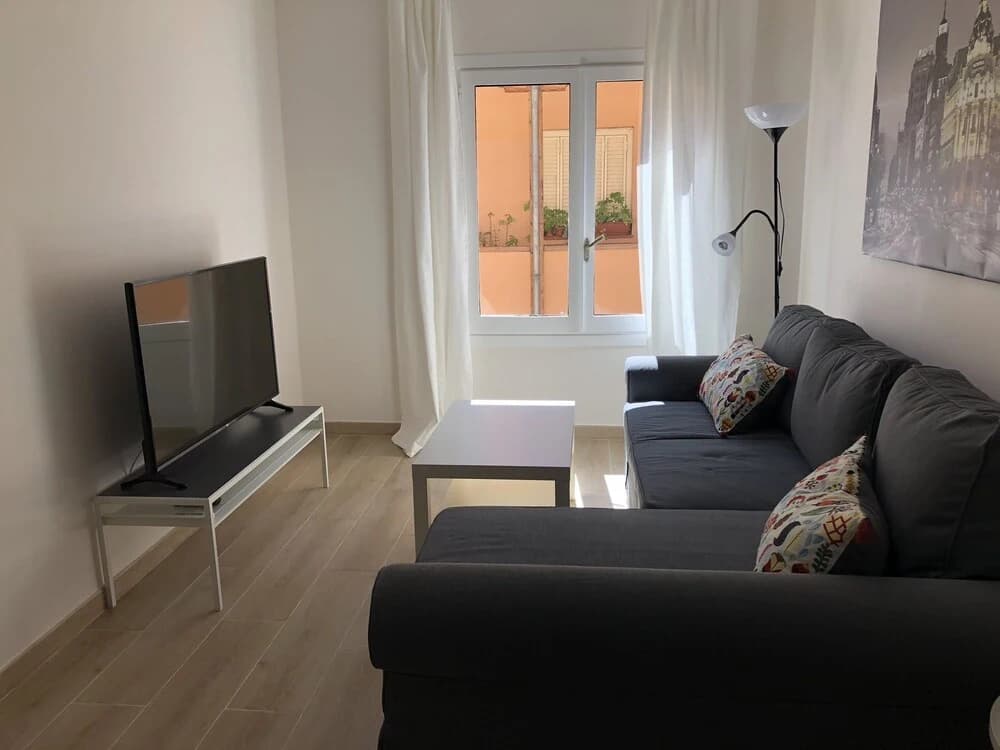 Apartamento en edificio Barroco en Madrid - photo 3