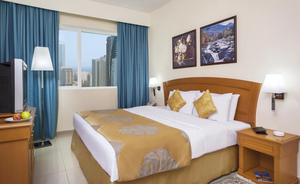 Golden Tulip Sharjah Hotel Apartments - photo 4