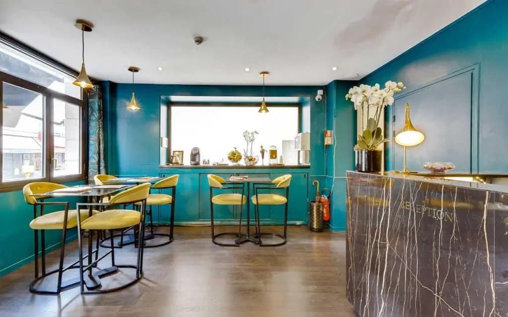 Hotel Carladez Cambronne - photo 20