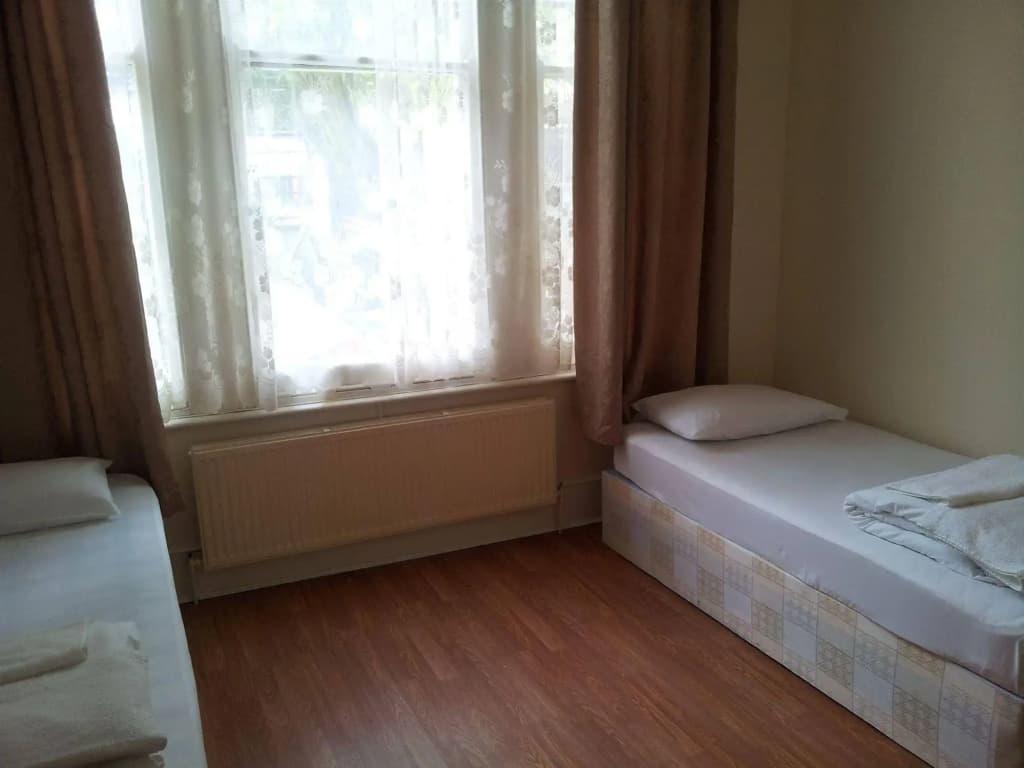 Queens Drive Hotel - photo 5
