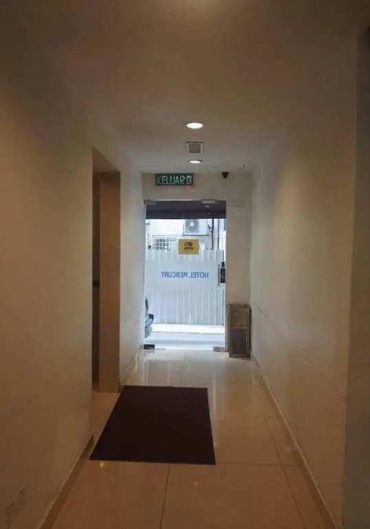 Hotel Mercury - photo 9