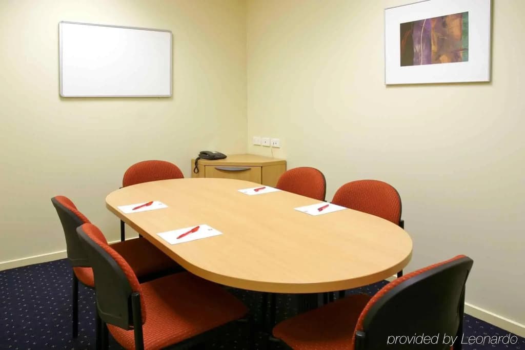 YEHS Hotel Melbourne CBD - photo 19