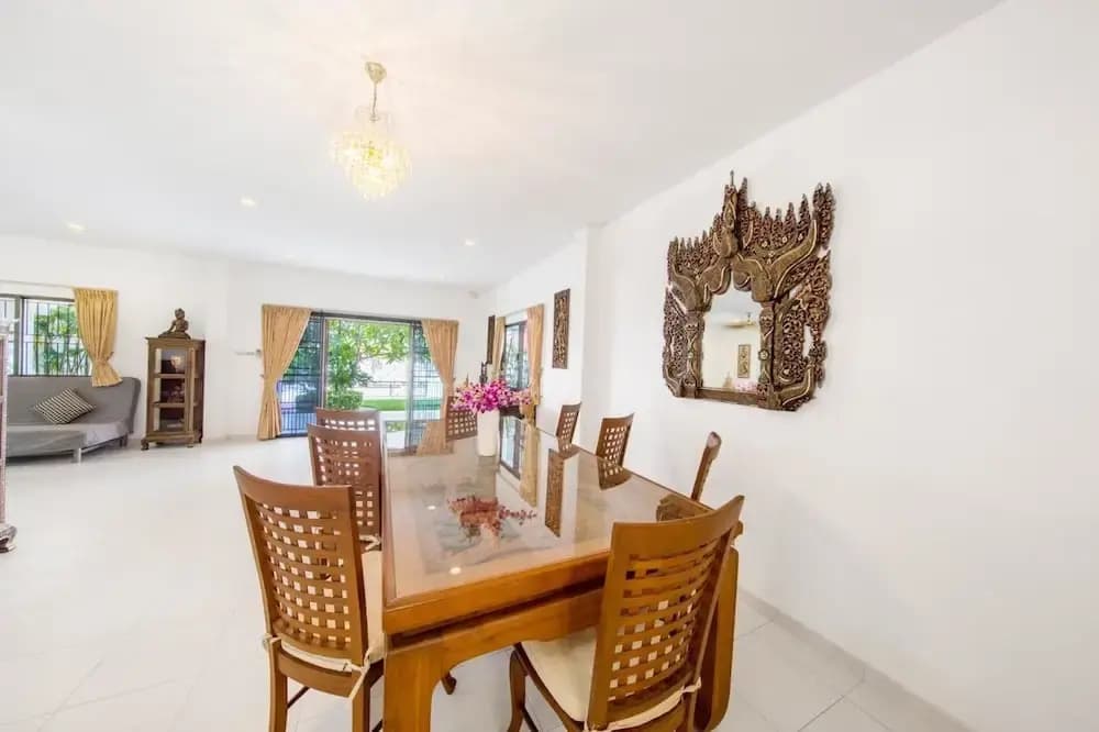 Royal Park Apartments - photo 36