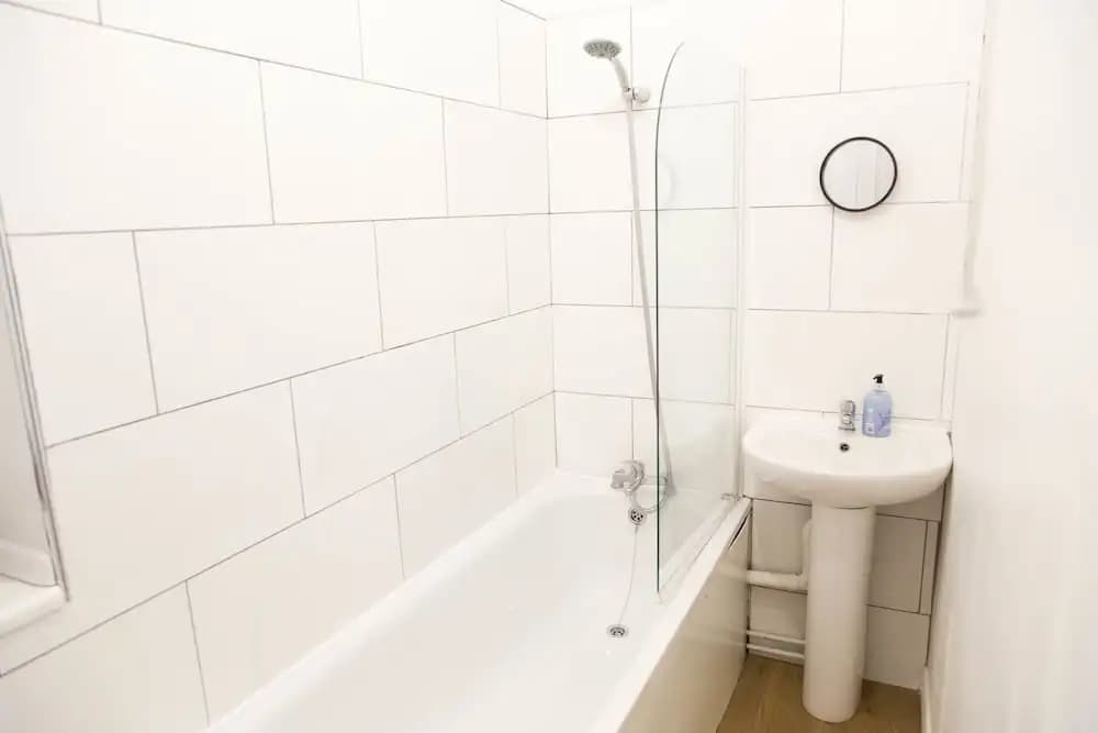 Spacious Two Bed in Hackney - photo 7