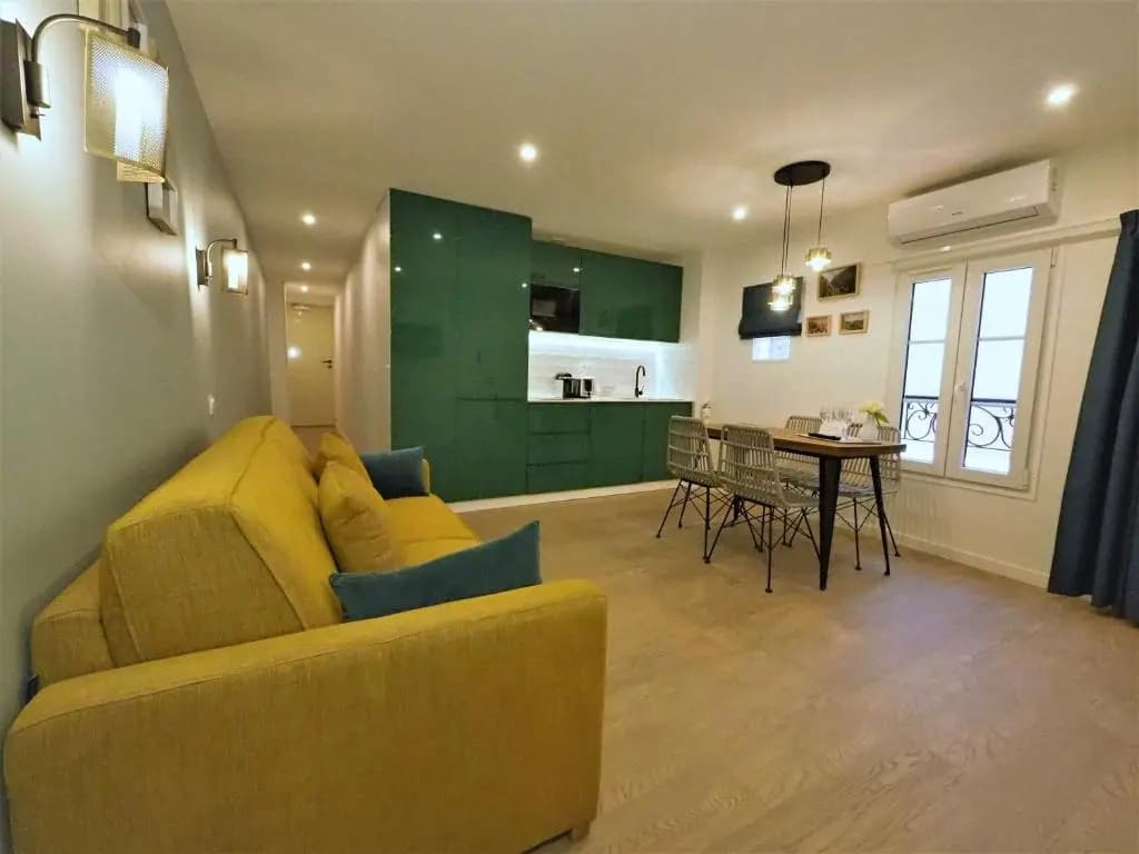 Bastille ChicSuites - photo 10