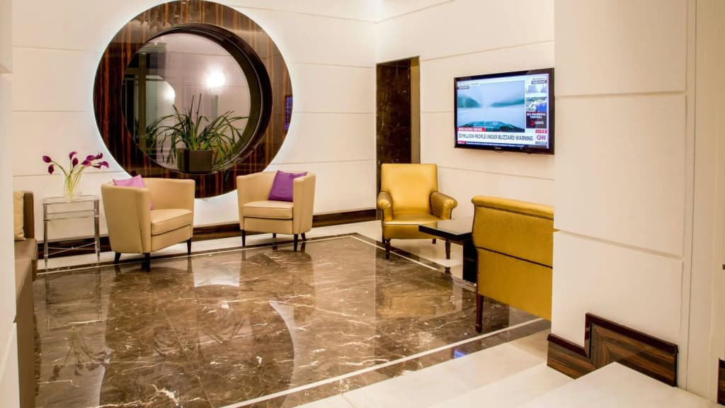 Alexandra Hotel - photo 2