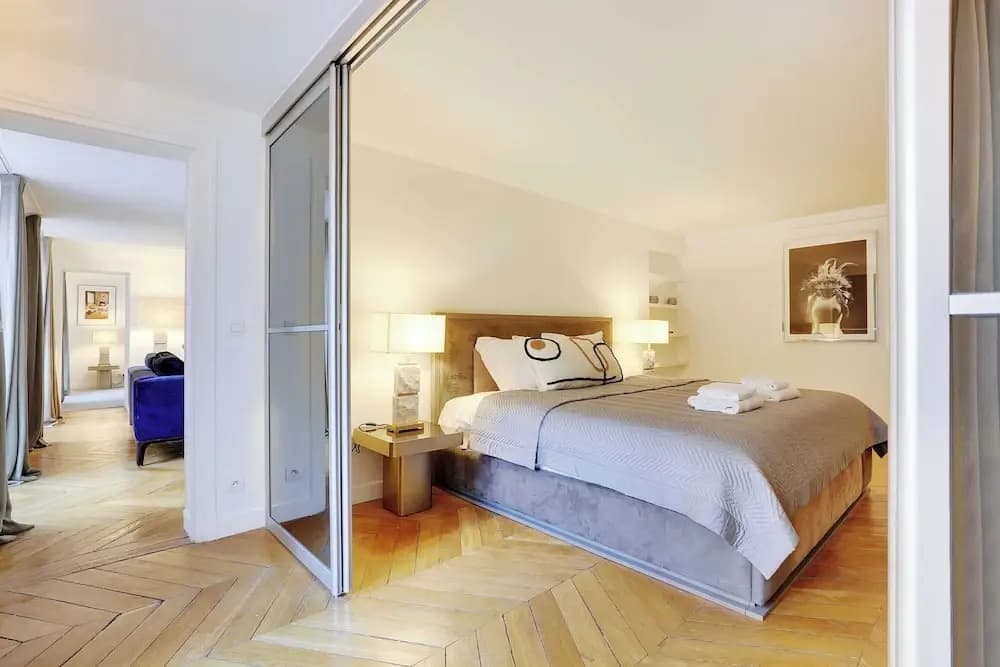 Elegant Apartment - 2bd/6p - Avenue Montaigne - photo 3