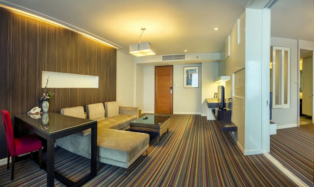 Thamrongin Hotel - photo 1