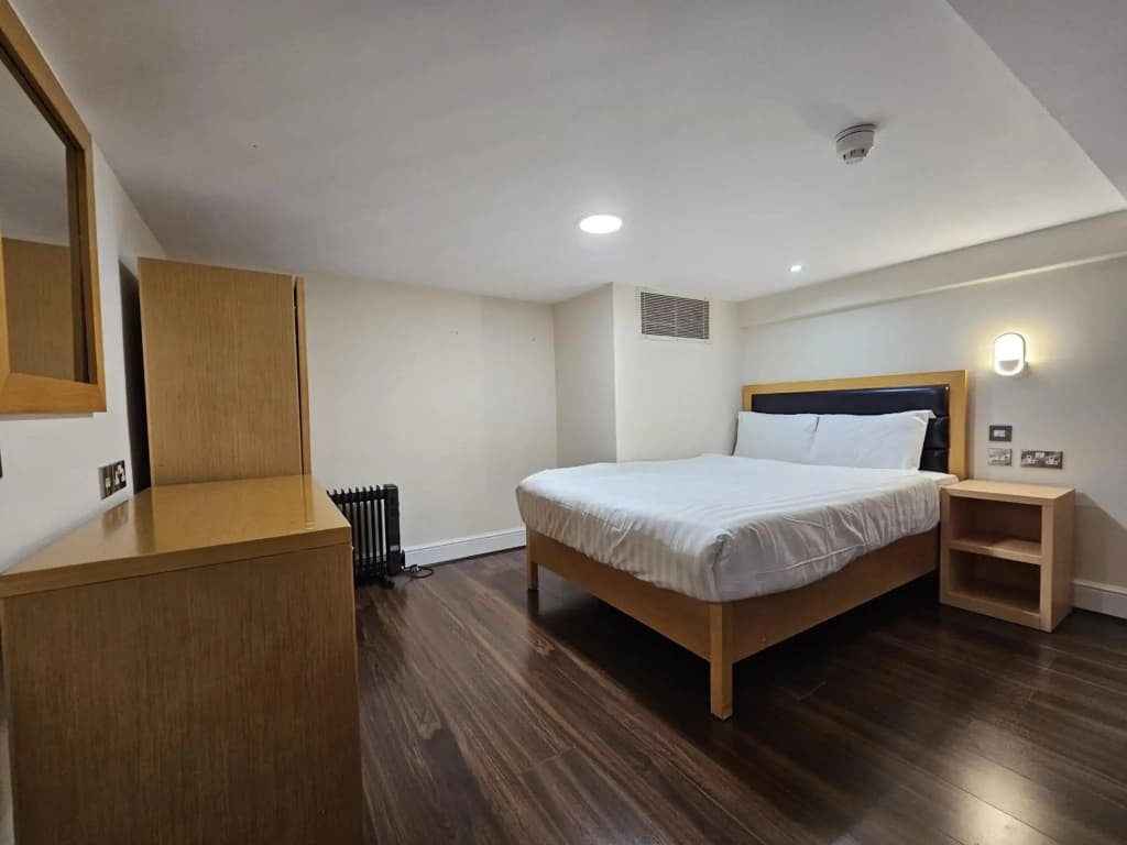 Cromwell International Hotel - photo 5