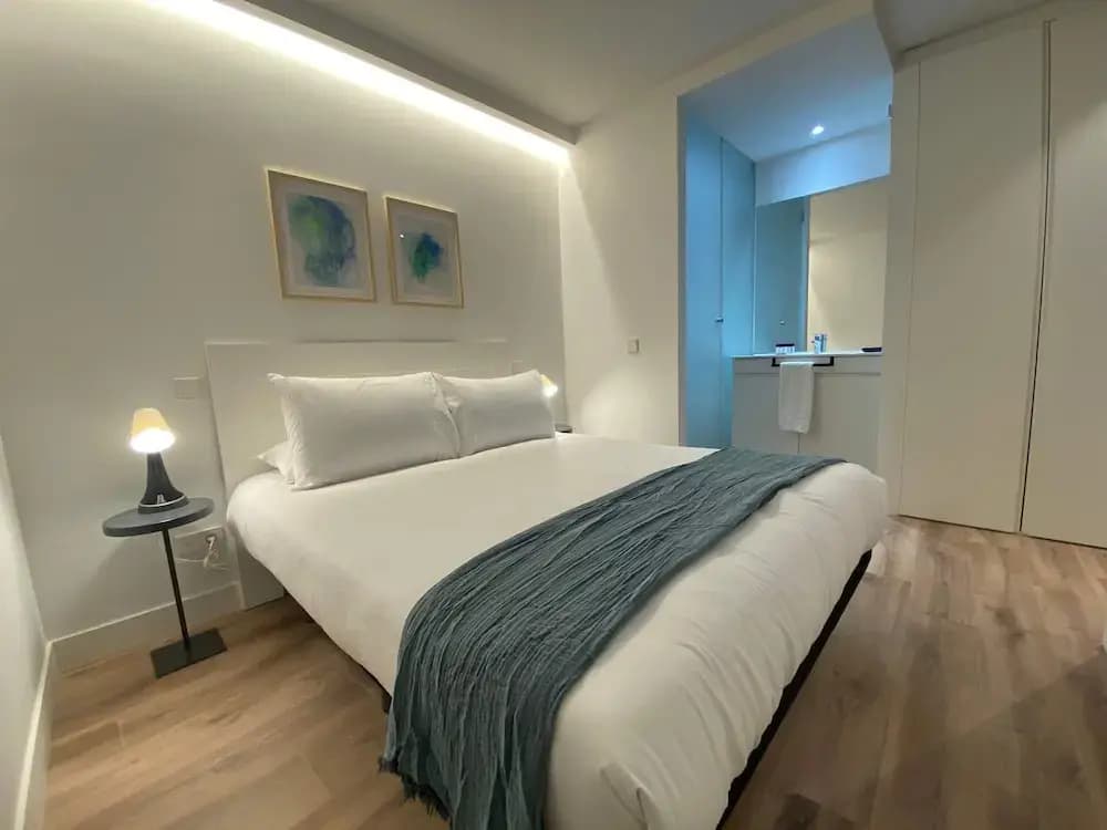 w Majestic 2BR at Palacio Real - photo 11