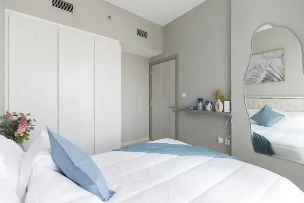 Modern 1BR in Business Bay - photo 1