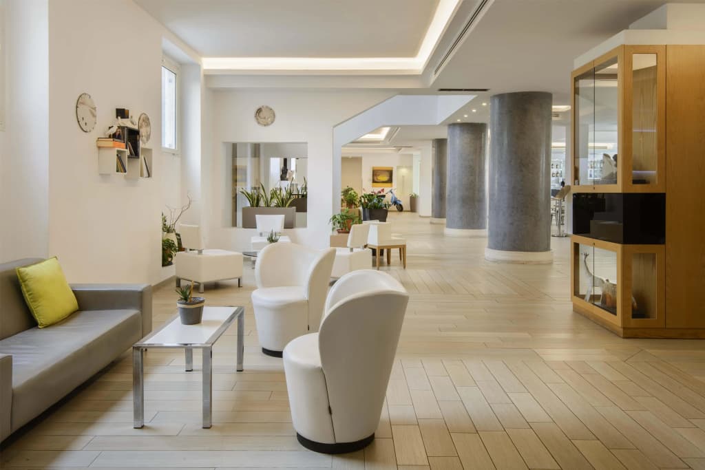 Occidental Aurelia - photo 24