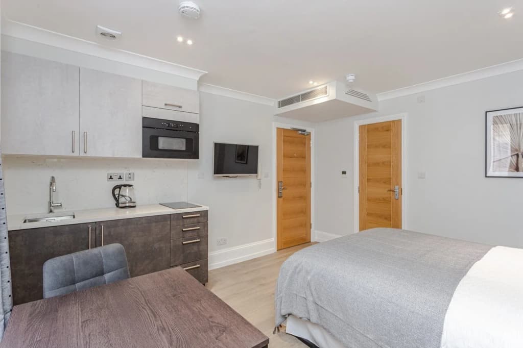 Alexander Apartments - photo 12