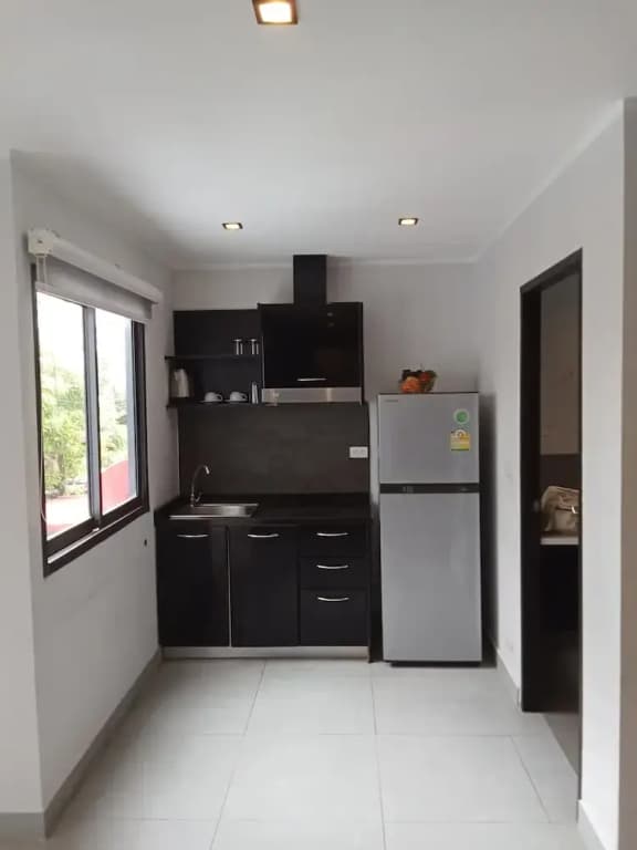 Large Corner Apt-1BR T1 207 - photo 1