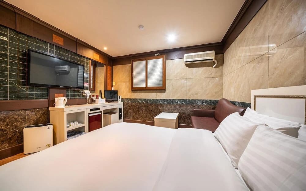 Sadang Charis Hotel - photo 16