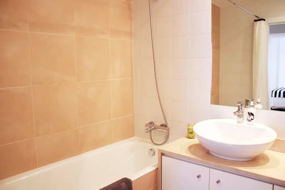 ALTIDO Modern 1-bed Apt w/terrace, moments from São Bento Palace - photo 9