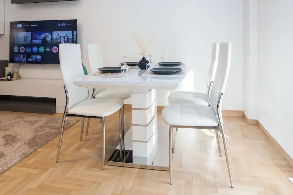 Stylish Renovated 2 Bd Apt in Exarcheia - photo 32
