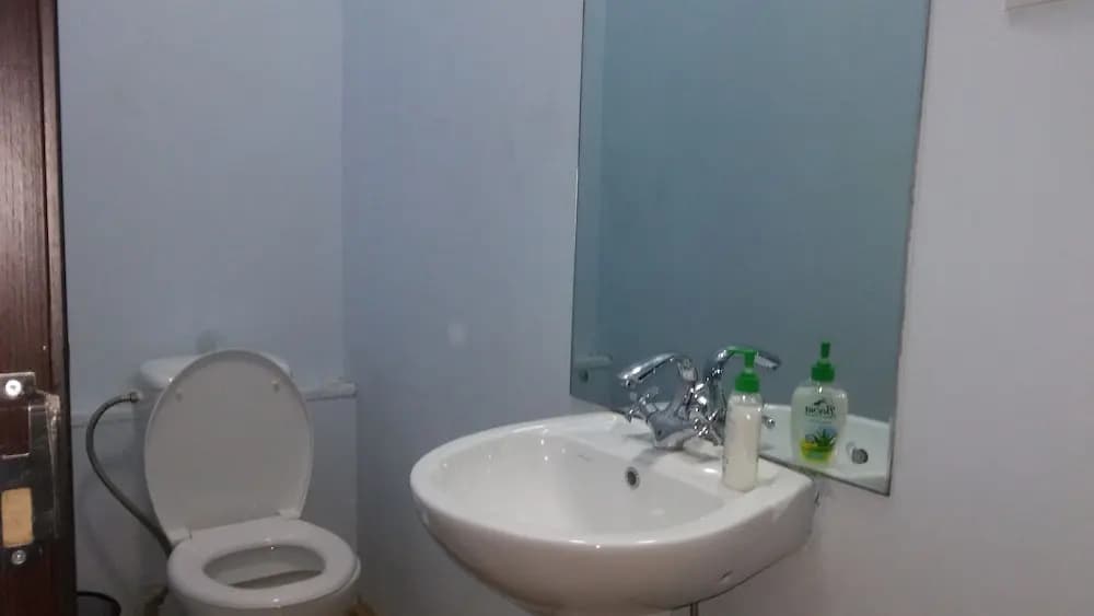 Vareron Hostel - photo 8