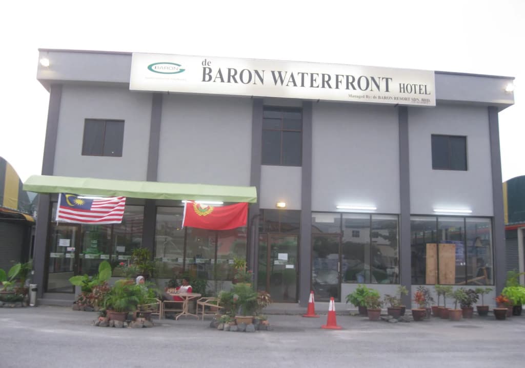 Baron Waterfront Hotel - main photo