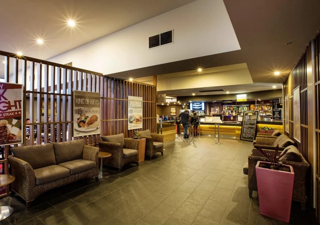 Nightcap at Keysborough Hotel - photo 19