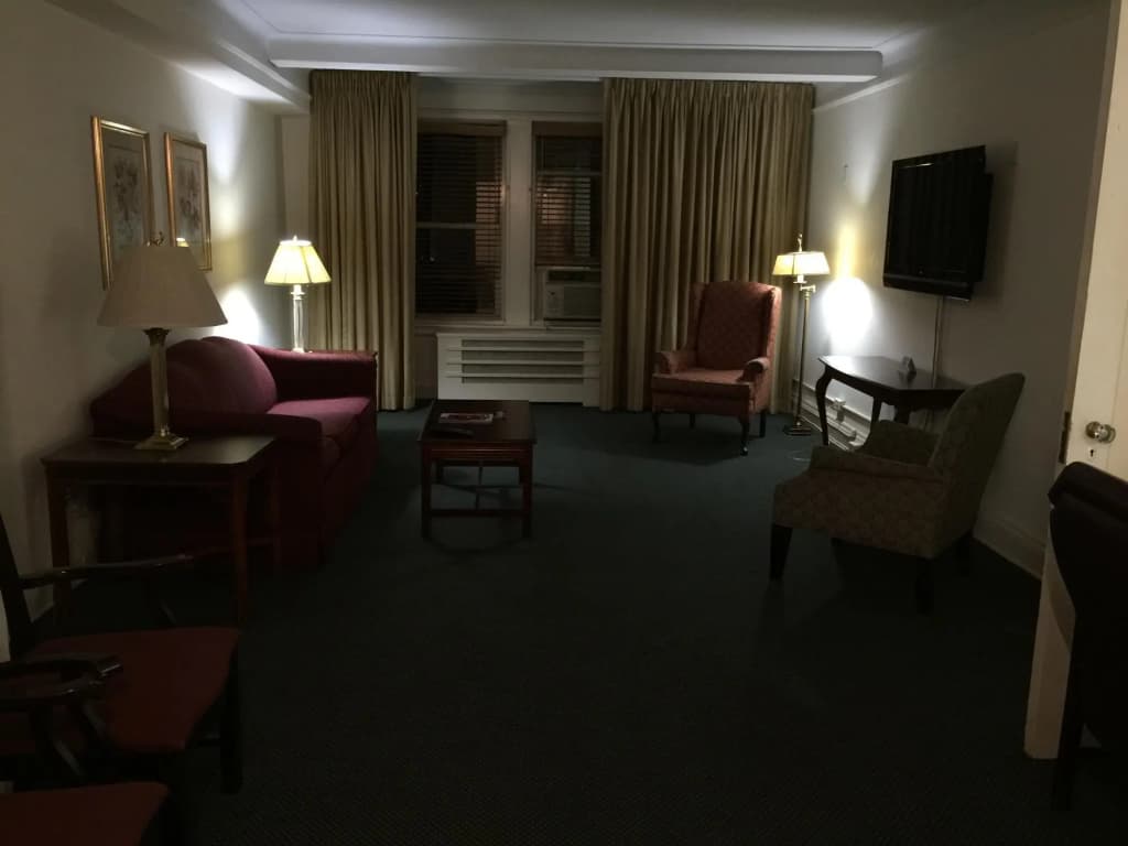 Salisbury Hotel - photo 4