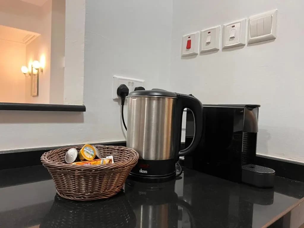ONE Comfortable 2BR Apartment near Airport - photo 6