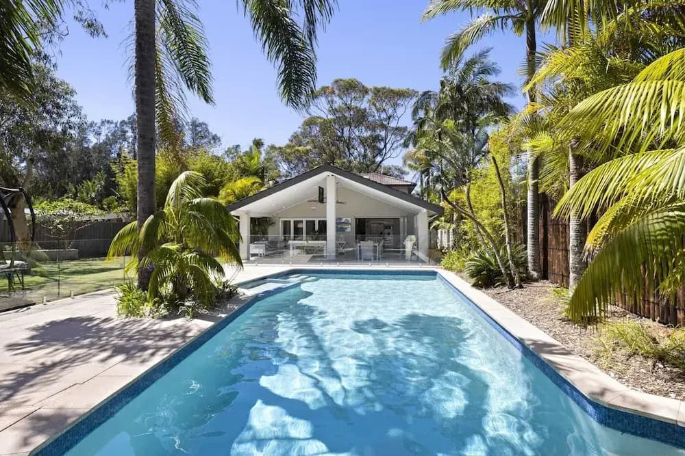 Spacious 4-bed Home Near Avalon Beach - photo 16