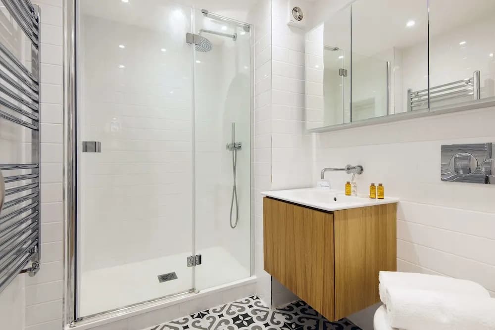 The Earl's Court Square Garden Apartment - ALBS - photo 19