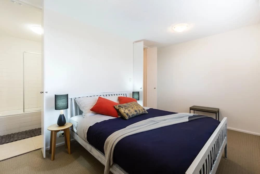Brooke 1Bdr Stkilda Apartment - photo 4