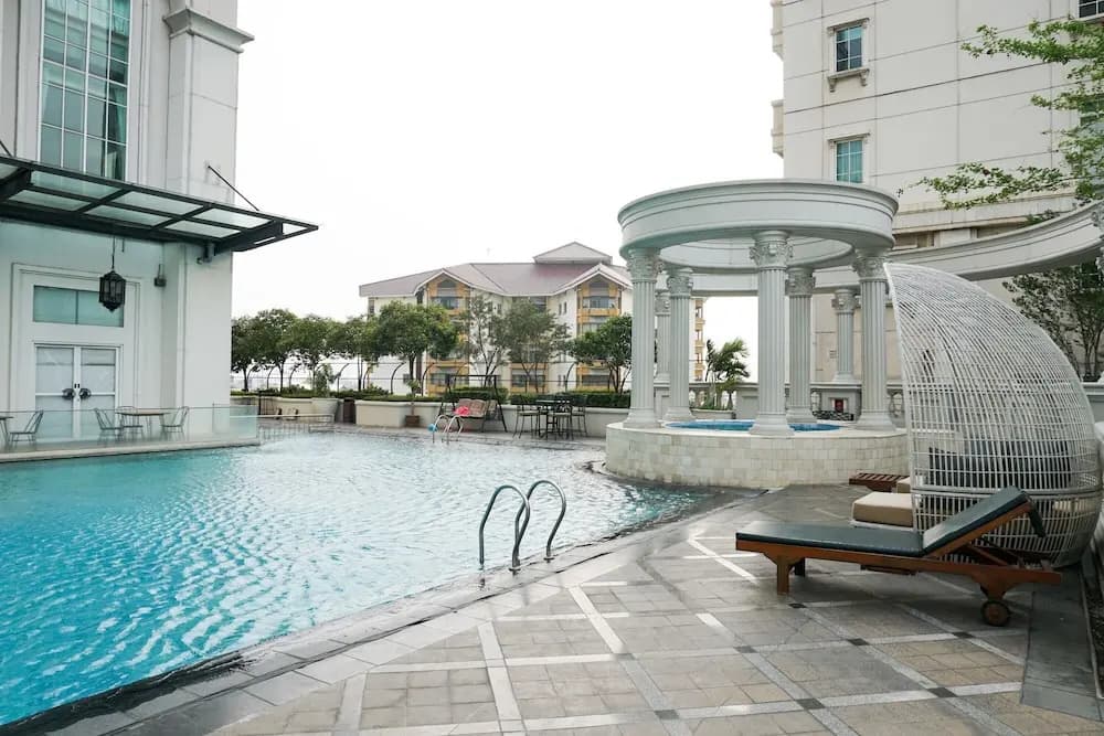 Comfy 1Br At Bellezza Apartment - photo 10