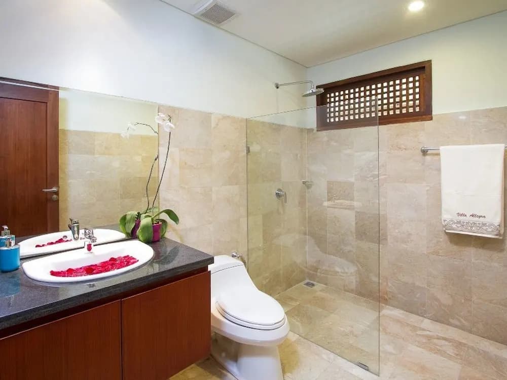 Allegra Villa - Echo Beach - photo 8