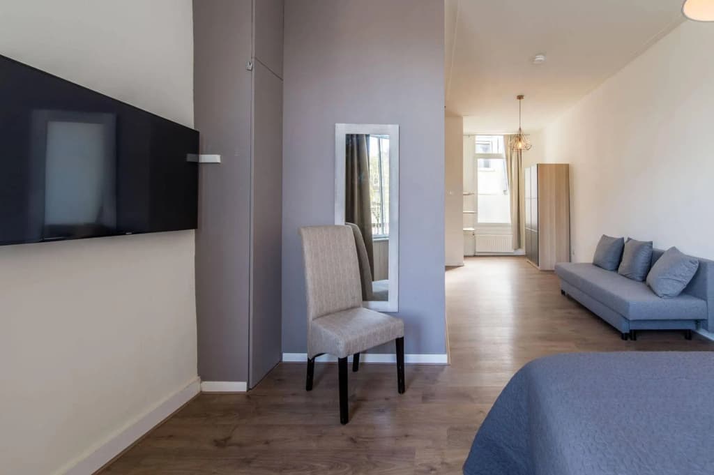 Amazing Centrally Located B&B - photo 3