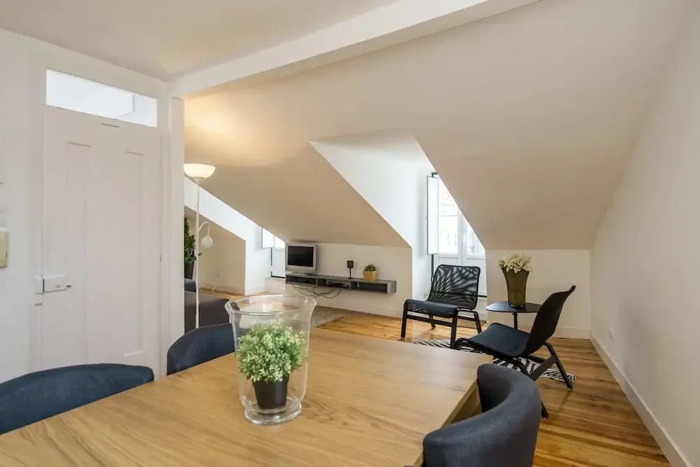 Comfortable and Trendy Lisbon Apartment - photo 17