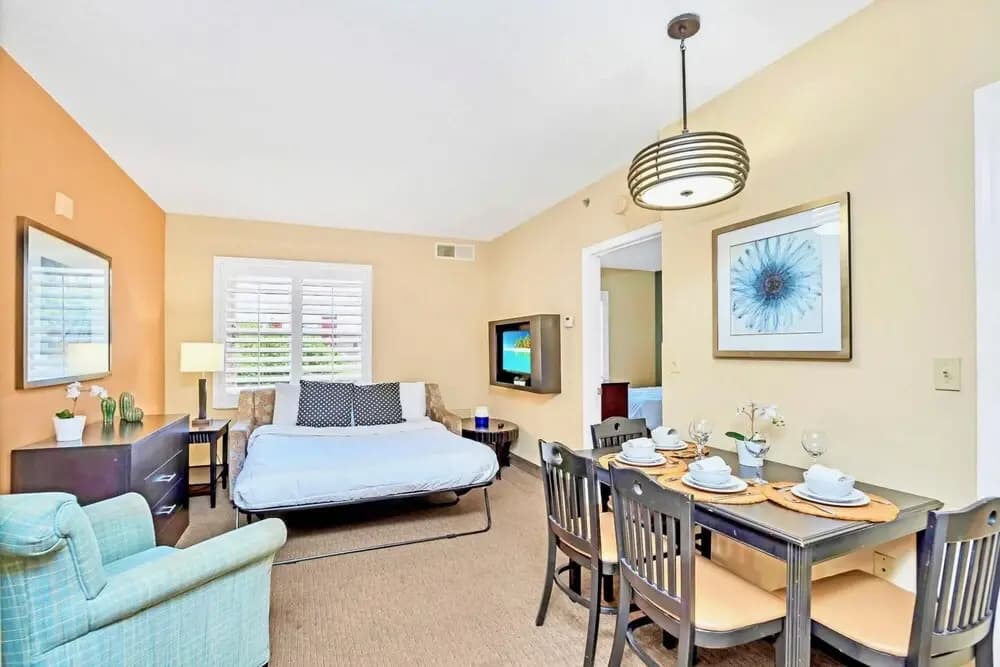1BR Two Queen Beds With Pool and Hot Tub - photo 3