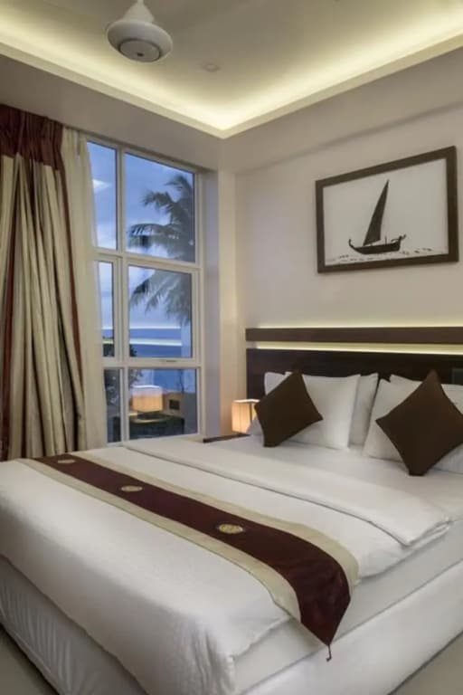 The White Harp Beach Hotel - photo 13