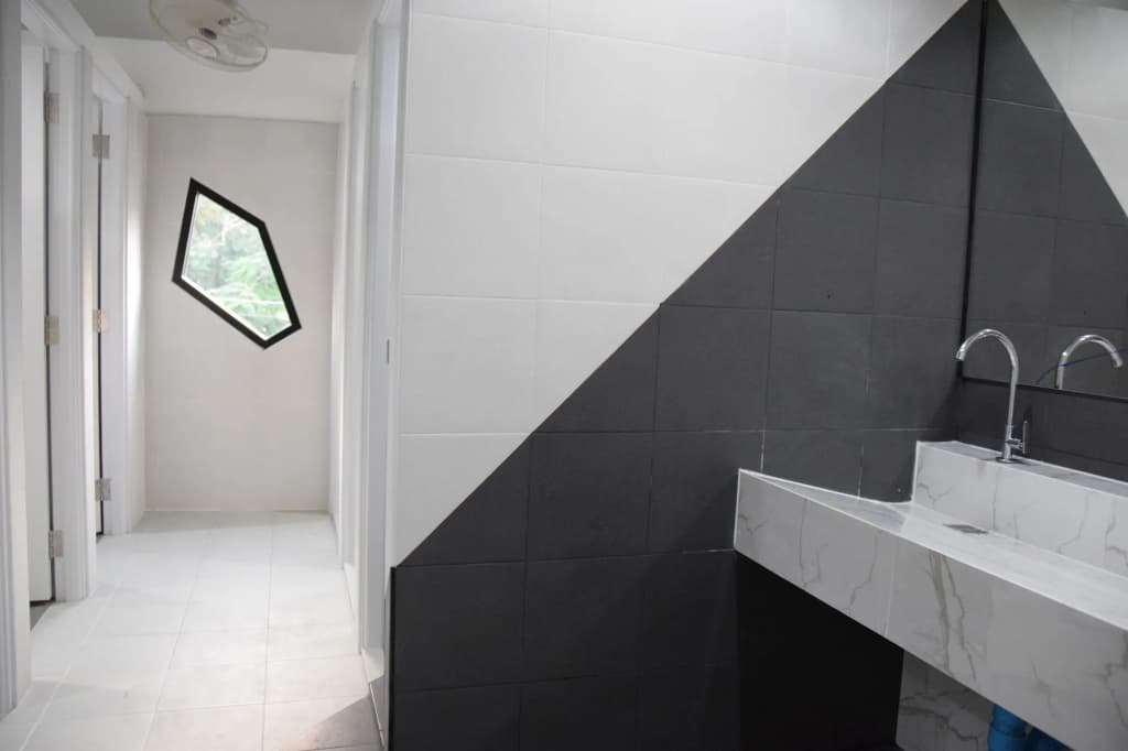 The August Hostel - photo 7