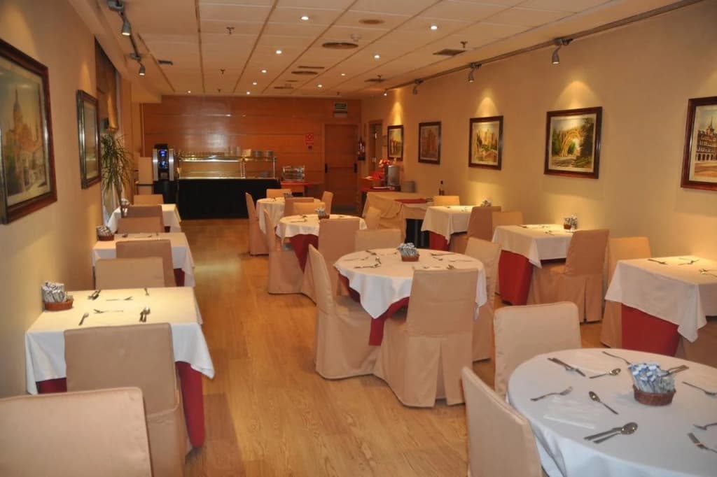 Hotel Infanta Mercedes - photo 16