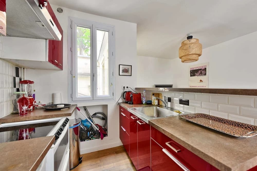 Superb Apartment at the Foot of the Sacré-coeur - photo 9