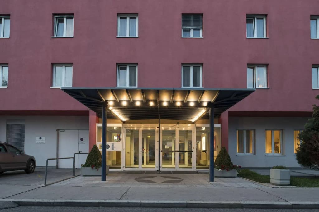 24hours Apartment Hotel - photo 1