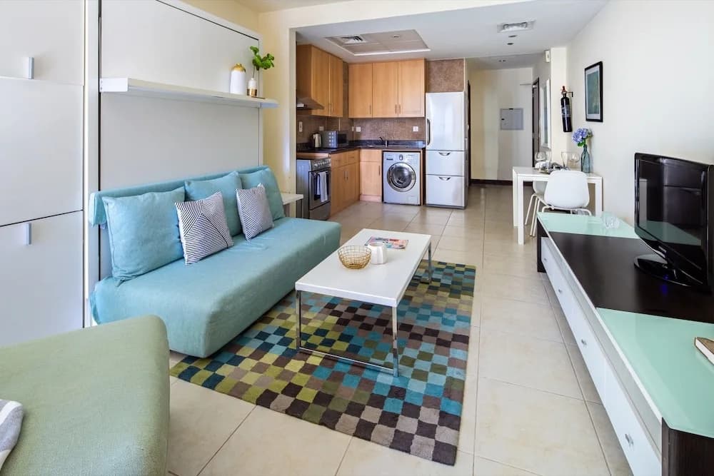 Spacious + Modern Studio in JLT - Sleeps 3 - photo 9