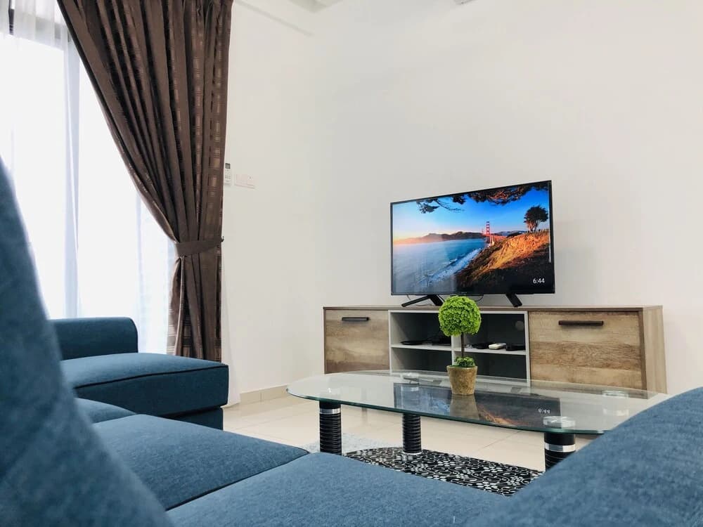 Midvalley Southkey Marina Residence By Elvis - photo 2