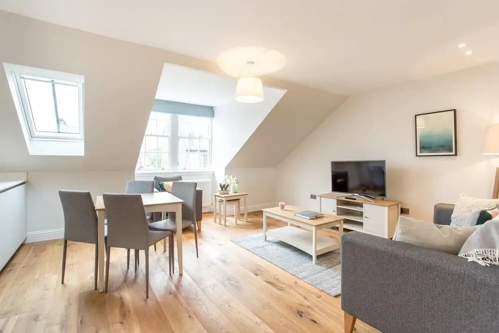 Quiet City Centre Spacious Apartment - photo 3
