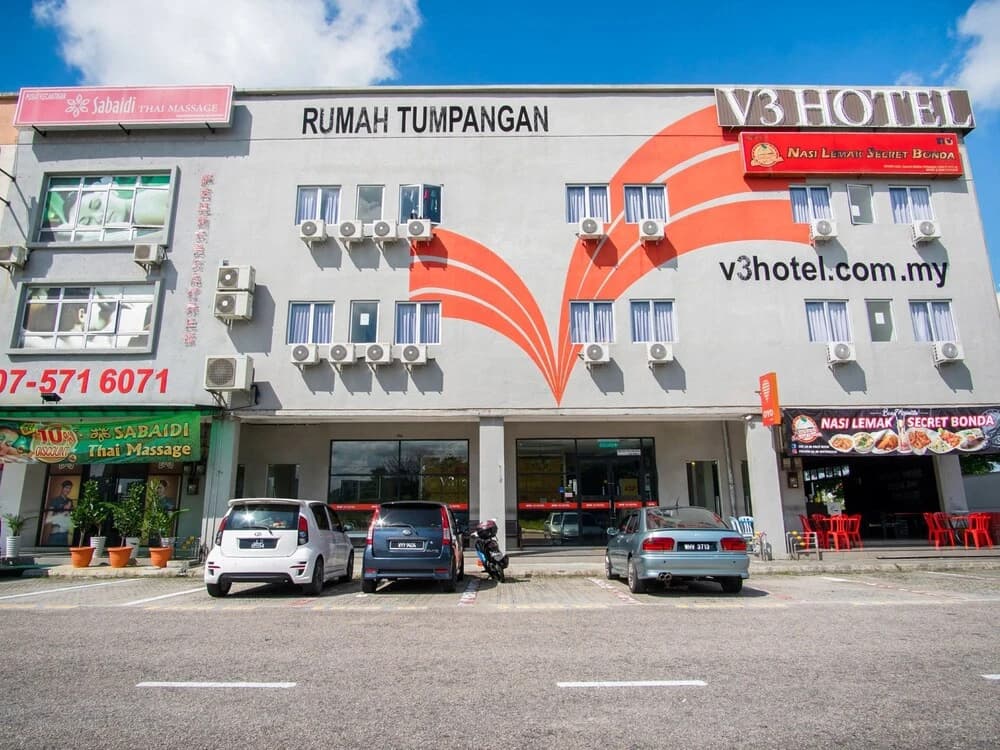 V3 Hotel Nusajaya - main photo