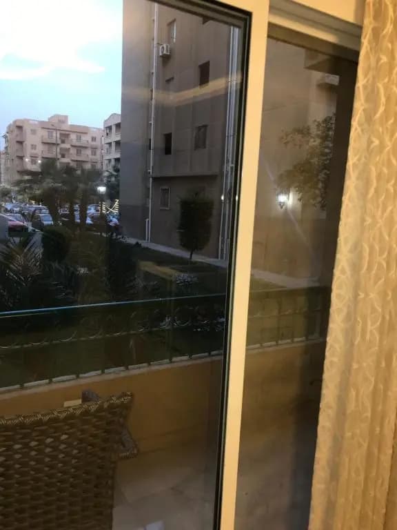 Lovely 2-Bedroom Condo in Compound w Jacuzzi Garden View Wi-Fi, Netflix - photo 7