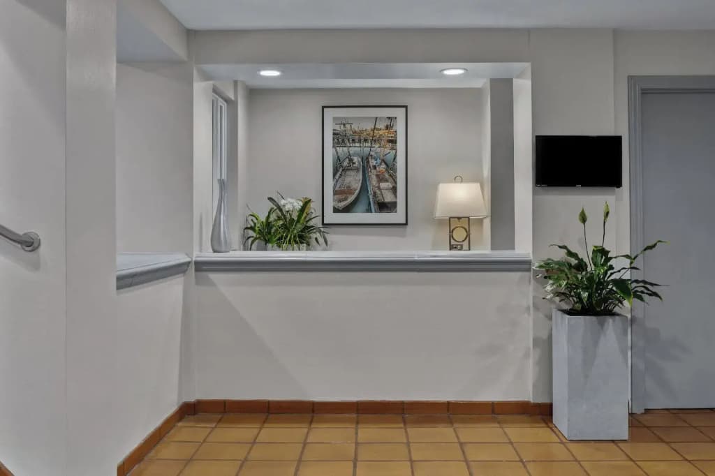 Suites At Fishermans Wharf - photo 28