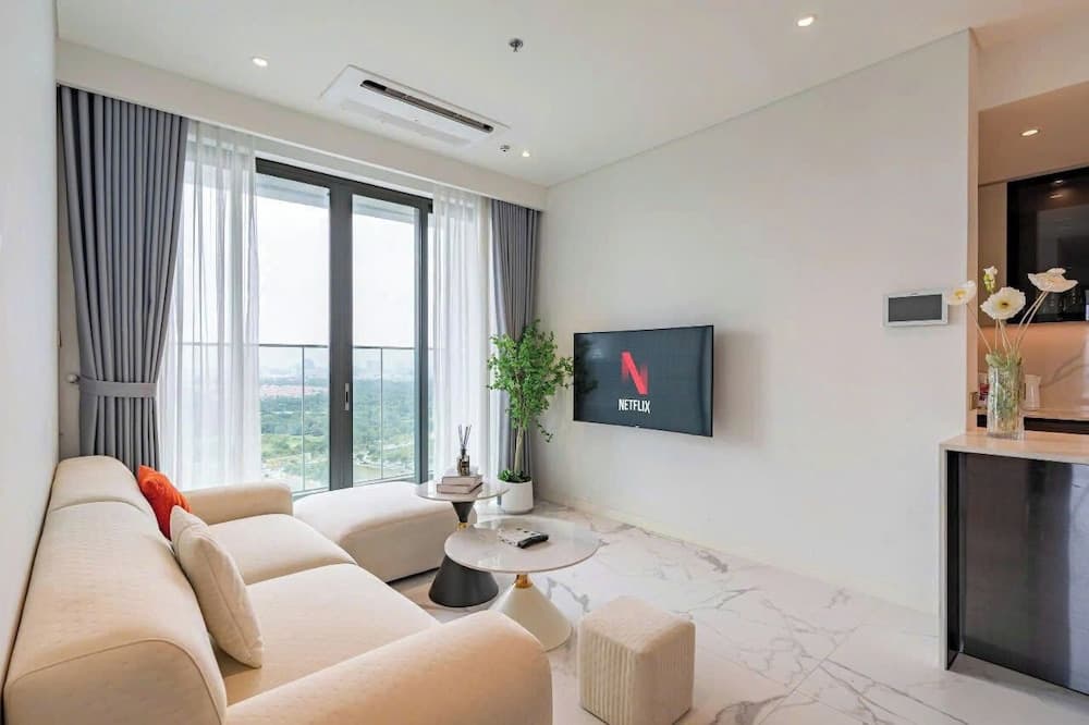 The CREST Premier Residence - photo 37