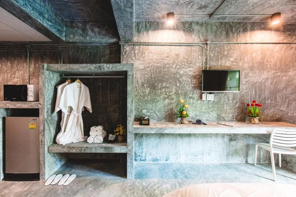 stucco loft residency - photo 4