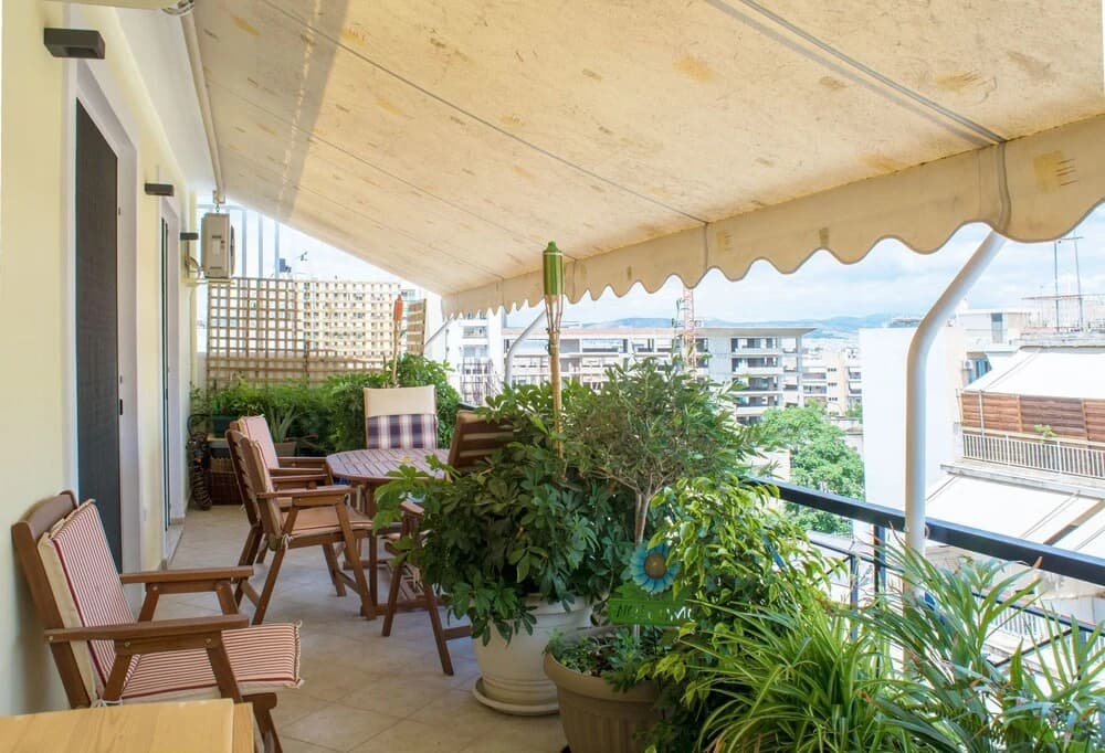 Aphrodite 6th flr apt 5' from metro - photo 11