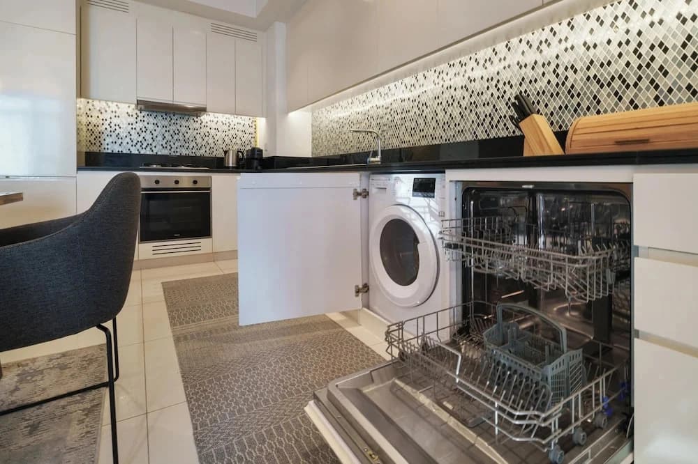 Chic 2BR in Paramount Midtown - photo 25
